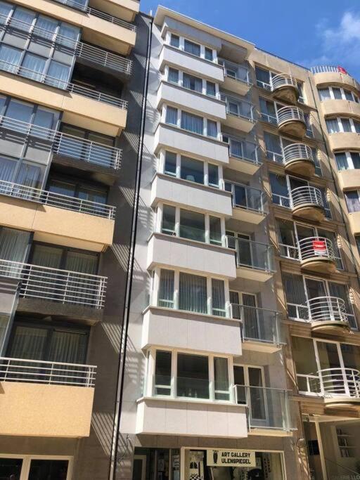 Modern Apartment At 2 Steps From Beach Ostend Exterior photo
